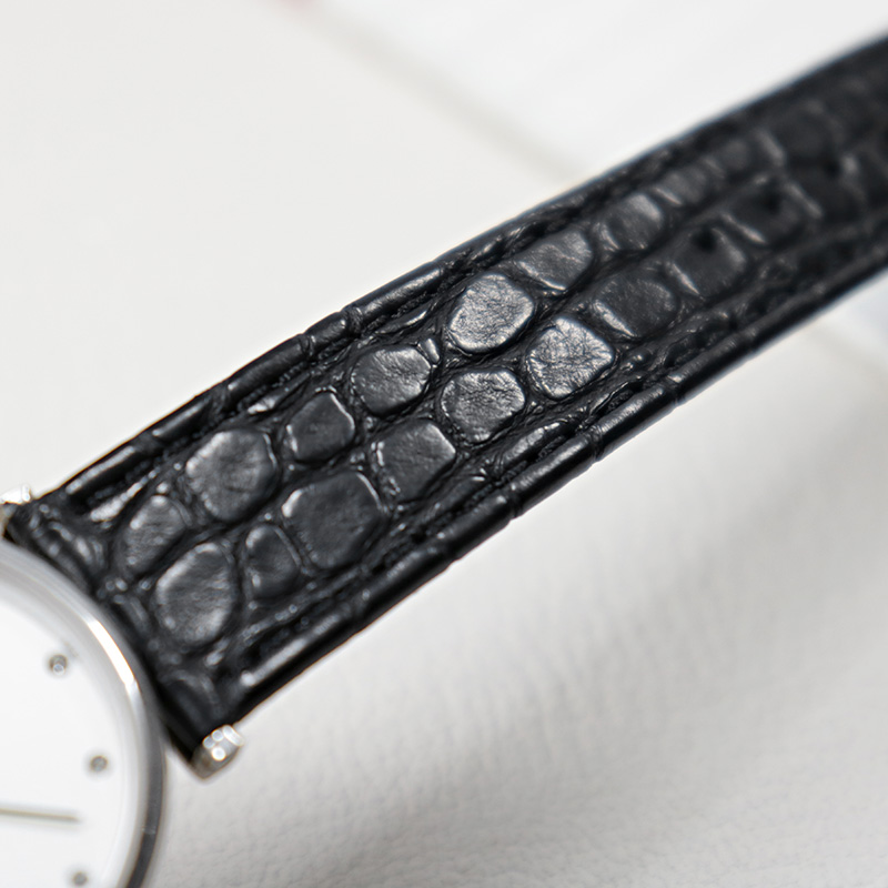 Тонкий ремешок из натуральной  – обзор и цена Cartier Watch Santos